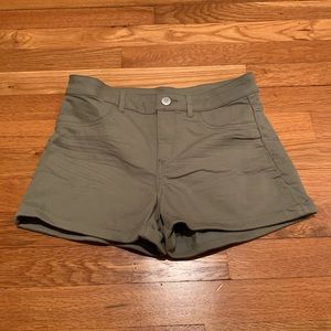 NWOT H&M Olive Green Shorts